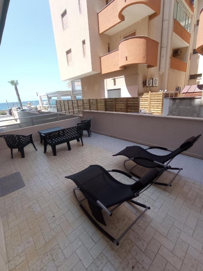 B&B Lungomare Galilei กัลลีโปลี ภายนอก รูปภาพ